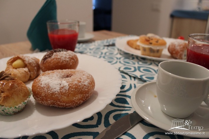 La colazione nel bed and breakfast Teatro a Palermo